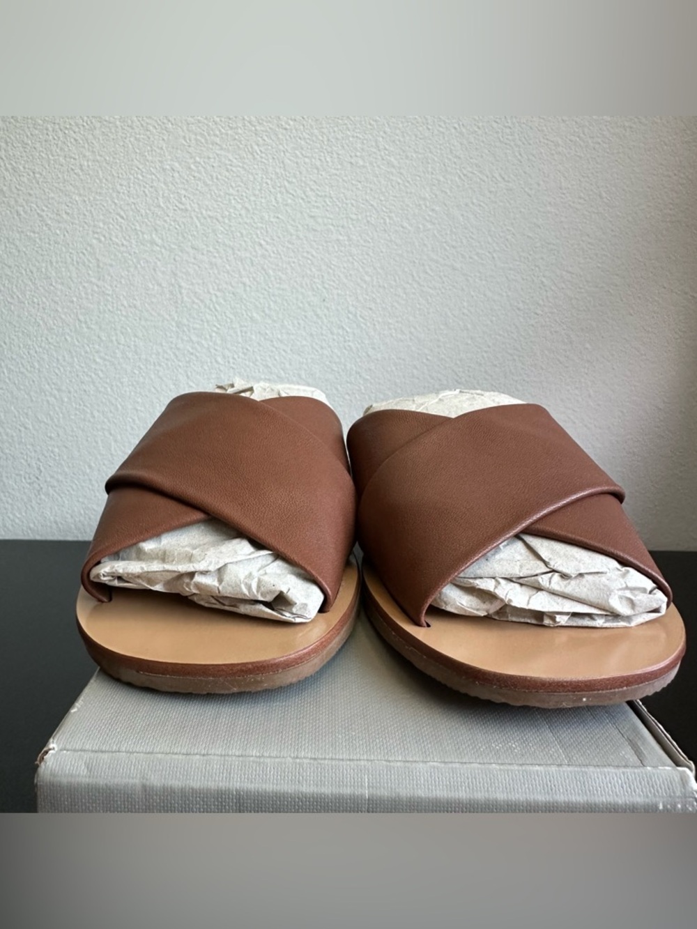 Everlane The Day Crossover Sandal in Sienna Brown Size: 6, NWB - Picture 8 of 15